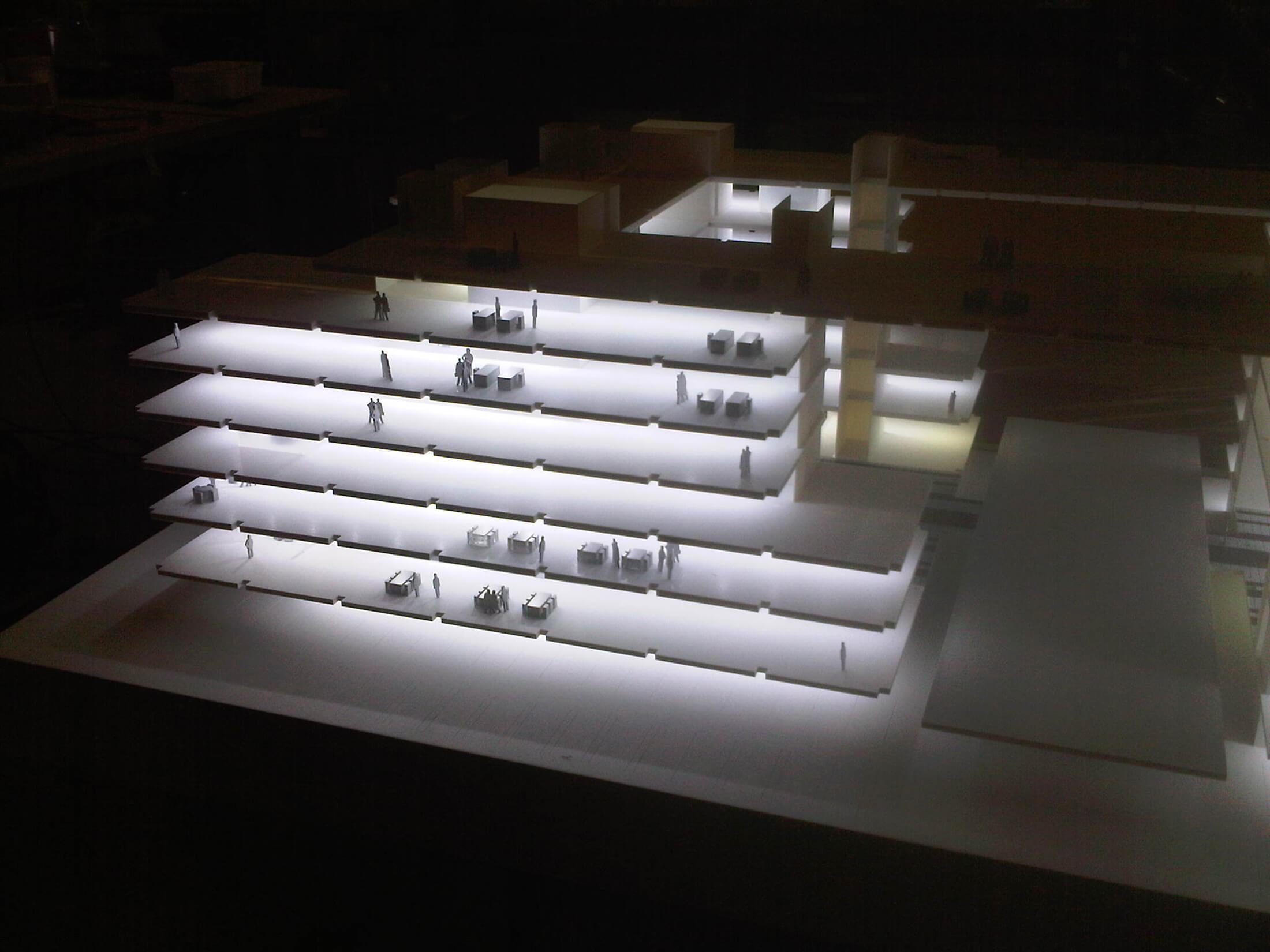 Maquette035-Adam-EuroCommerce-500-001